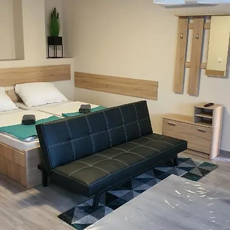 Peter's Apartman * Pápa