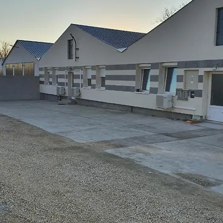 Peter's Apartman Pápa
